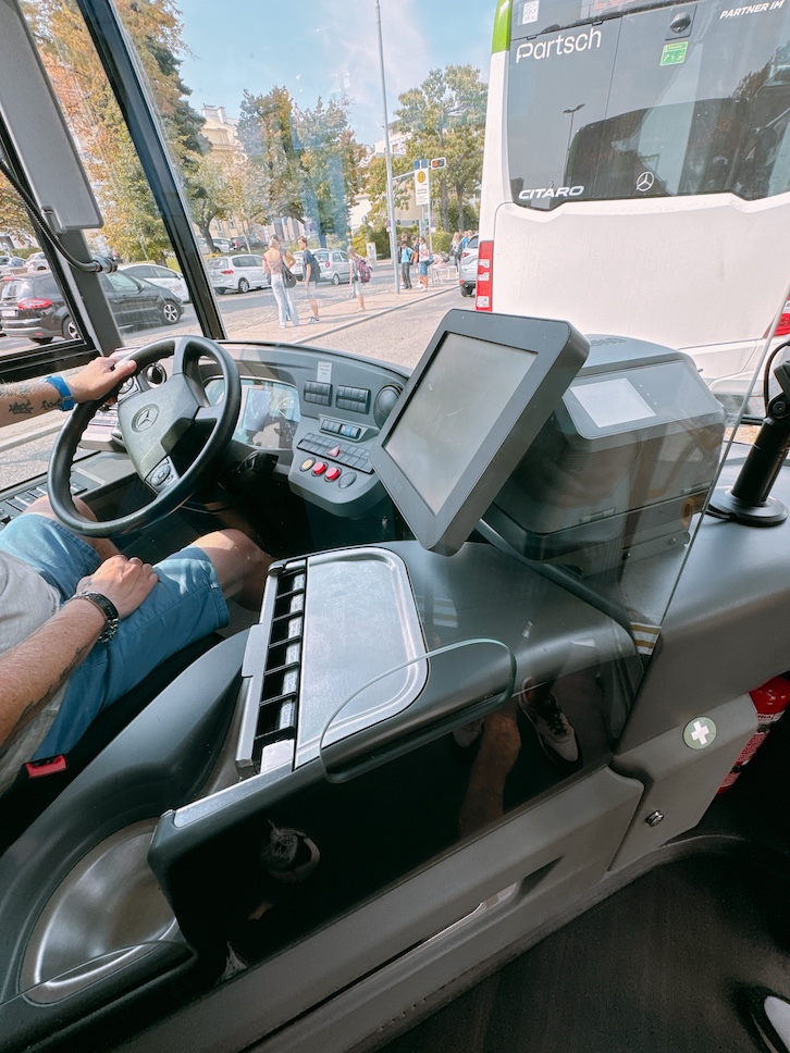 バスの運転手さん